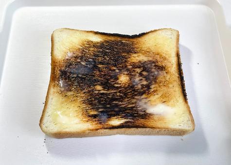 少し焦がした食パンonマーガリン711G 食パン,トースト,焼くの写真素材