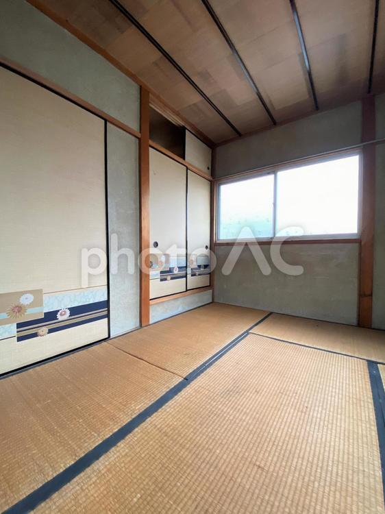 解体前の古家・空家・廃墟（和室） 住宅,家,京都の写真素材