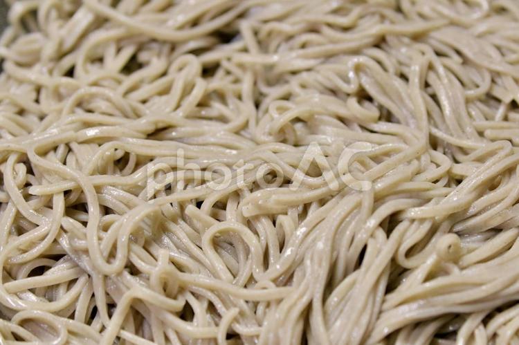 茹でた蕎麦麺はツルっとした喉越し 蕎麦,麺,そばの写真素材