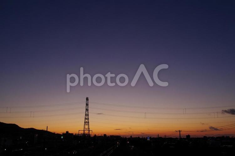 初夏の夕暮れ 朝焼け,夕焼け,始まりの写真素材