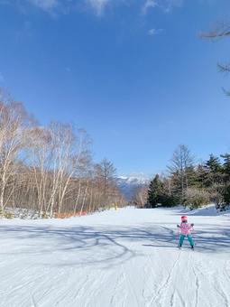 スキーをする女の子 雪,スキー,初心者の写真素材