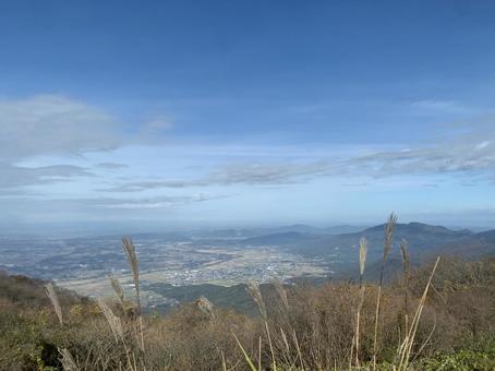 Kanto Plain and Japanese silver grass seen from the summit on a clear autumn day, JPG