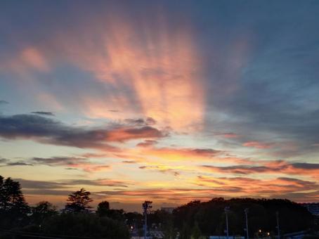たなびく雲と夕焼け たなびく雲と夕焼けの写真