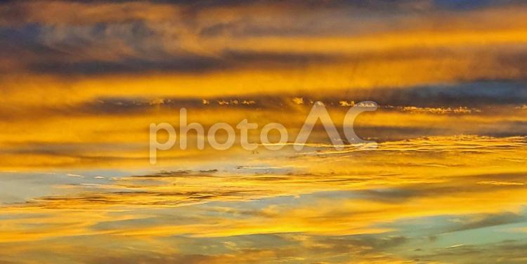 夕空 自然,波,夕暮れの写真素材