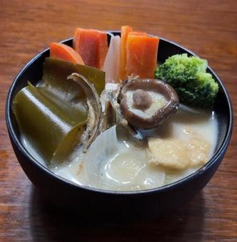 R7.11.21　人参などの具沢山みそ汁 朝食,具沢山みそ汁,亜麻仁油の写真素材