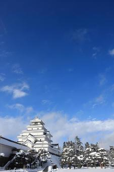 雪の積もった鶴ヶ城 雪の積もった鶴ヶ城の写真