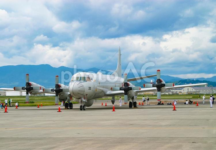 展示中の海上自衛隊航空機 OP-3C 海上自衛隊,自衛隊,ミリタリーの写真素材