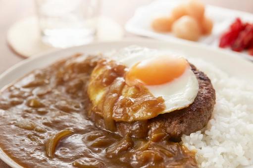 カレーライス(ハンバーグ、目玉焼き) カレーライス(ハンバーグ、目玉焼き) カレーライス,ハンバーグカレー,ライスの写真素材
