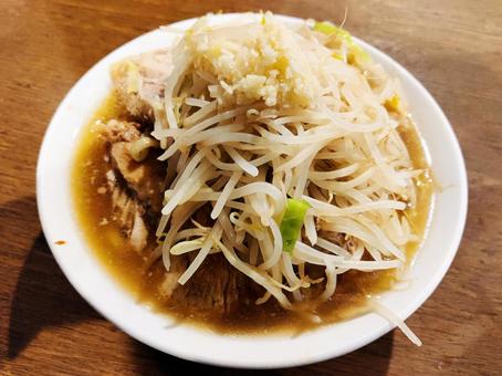 山盛りもやしのラーメン 山盛りもやしのラーメン ラーメン,もやし,麺の写真素材
