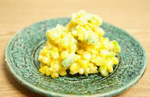 とうもろこしと枝豆のかきあげ(正面) とうもろこしと枝豆のかきあげ(正面) とうもろこし,コーン,枝豆の写真素材