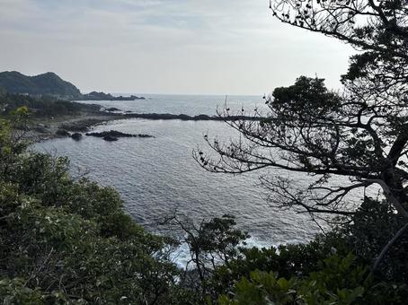 越前海岸鉾島から見える景色 越前海岸鉾島から見える景色 空,晴れ,海の写真素材