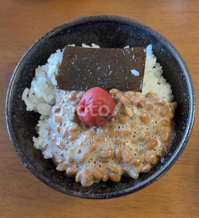 七分突き昆布ご飯にと納豆梅かつおの茶碗飯 茶碗飯,あきたこまち,七分突きの写真素材