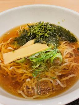 醤油ラーメン 醤油ラーメンの写真