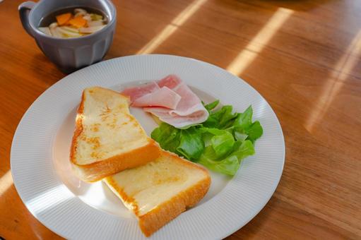 フレンチトーストの朝食 フレンチトーストの朝食 朝食,洋食,フレンチトーストの写真素材