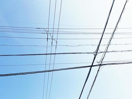 電線と空 電線と空の写真