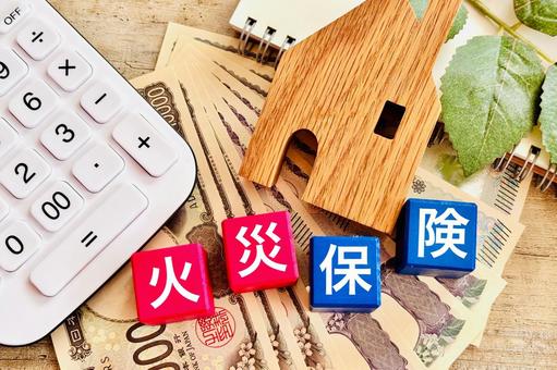 火災保険と家とお金のイメージ 火災保険と家とお金のイメージ 火災保険,火災,家の写真素材