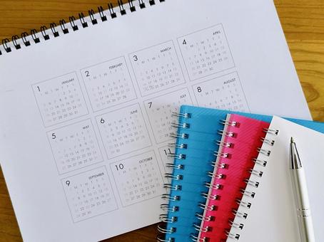 ビジネスイメージ ノートとカレンダー ビジネスイメージ ノートとカレンダー ビジネスイメージ,スケジュール,シフト調整の写真素材