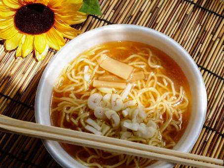 夏の外で食べる系ラーメン1 夏の外で食べる系ラーメン1 ラーメン,屋台,海の家の写真素材