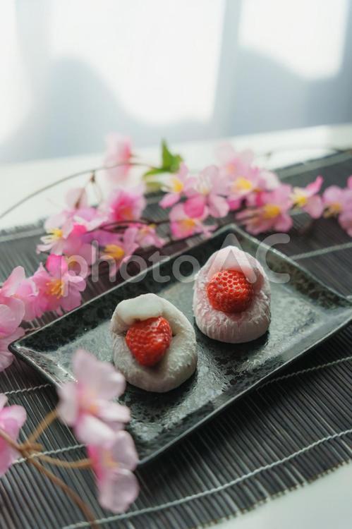 苺大福と緑茶 苺大福,緑茶,日本茶の写真素材