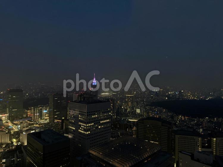 夜の東京上空　曇りの日 夜空,春霞,曇りの写真素材