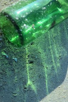 ビーチ　漂流物　ビン ビーチ,漂流物,漂着物の写真素材