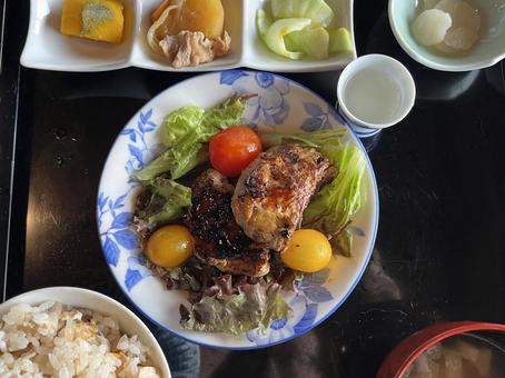 ランチ ランチ ランチ,ハンバーグ,トマトの写真素材