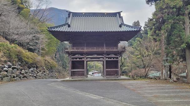 坂東33観音 17番 満願寺 仁王門 坂東33観音 17番 満願寺 仁王門 満願寺,出流山,仁王門の写真素材