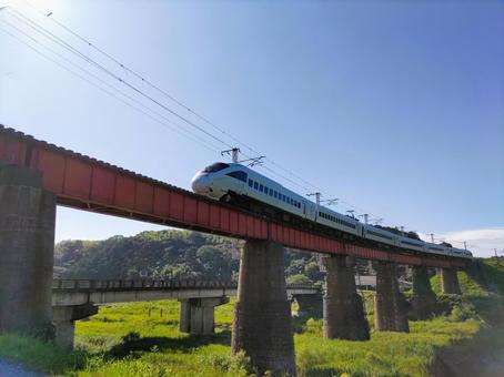 鉄橋を渡る885系「ソニック」 鉄橋を渡る885系「ソニック」 885系,jr九州,ソニックの写真素材