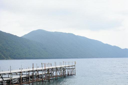 支笏湖と湖畔 支笏湖と湖畔の写真