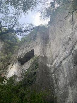 A quarry with a beautiful contrast between the cliffs and greenery, JPG A quarry with a beautiful contrast between the cliffs and greenery, JPG