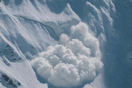 雪崩発生の瞬間 雪崩発生の瞬間の写真