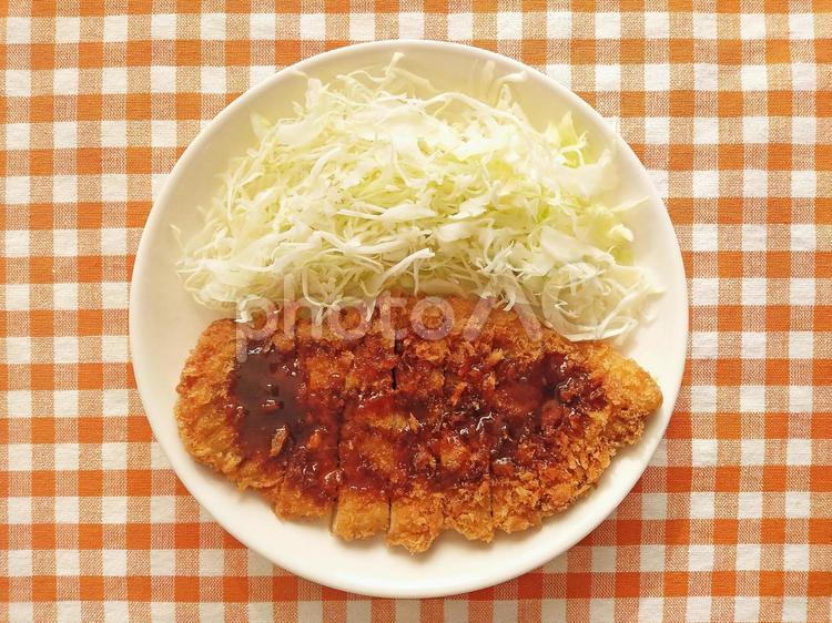 トンカツ　ソースあり　上から見た画 トンカツ,カツ丼,揚げ物の写真素材