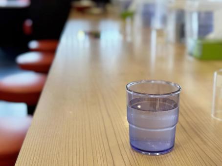 お冷 お冷 水,お冷,ミネラルウォーターの写真素材