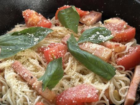 イタリアンで食べる イタリアンで食べる そうめん,温製パスタ,イタリアンの写真素材