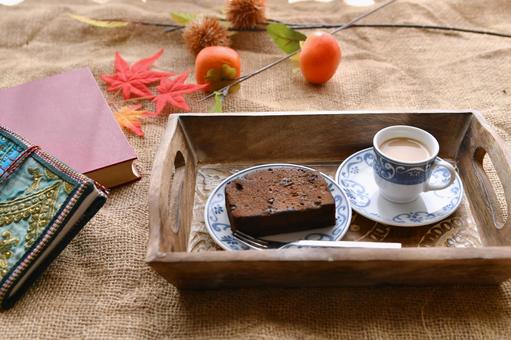 秋のコーヒータイム コーヒータイム,本,読書の写真素材