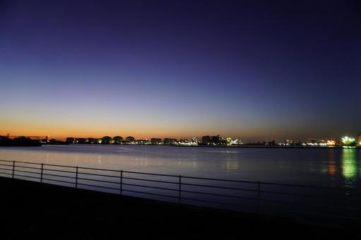 千葉みなとの夜景 千葉みなと,夕景,日暮れの写真素材