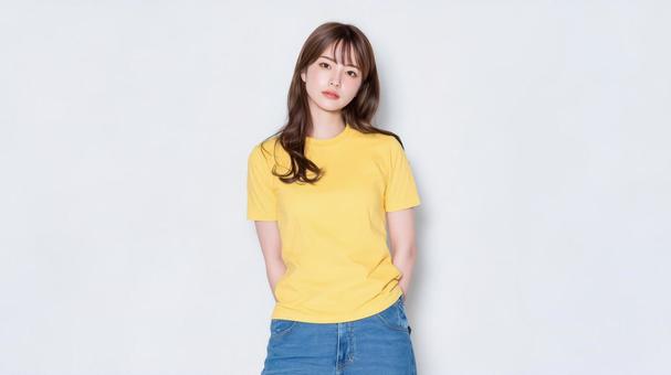 黄色いTシャツのモックアップ 黄色いTシャツのモックアップの写真
