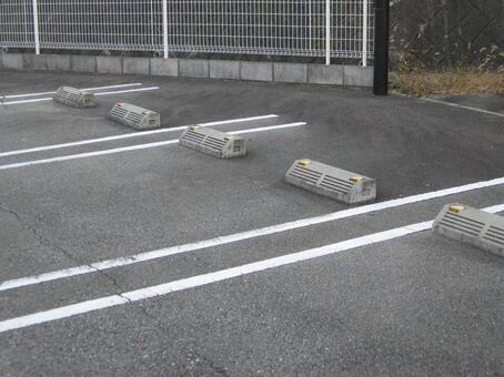 駐車場の車止め 駐車場,パーキング,車止めの写真素材