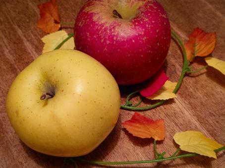 赤リンゴと青リンゴ1 りんご,秋の果物,秋の写真素材
