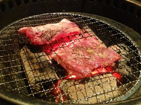 七輪炭火焼き肉21 七輪炭火焼き肉21 焼肉,ジュージュー,焼いているの写真素材
