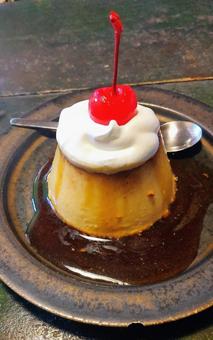 カスタードプリン プリン,さくらんぼ,スイーツの写真素材