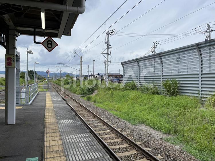 新青森駅2025：在来線のプラットホーム 在来線,新青森,駅の写真素材