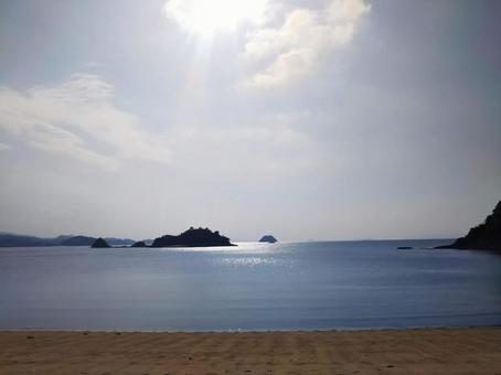 静かな砂浜と多島美 静かな砂浜と多島美 砂浜,海,島の写真素材