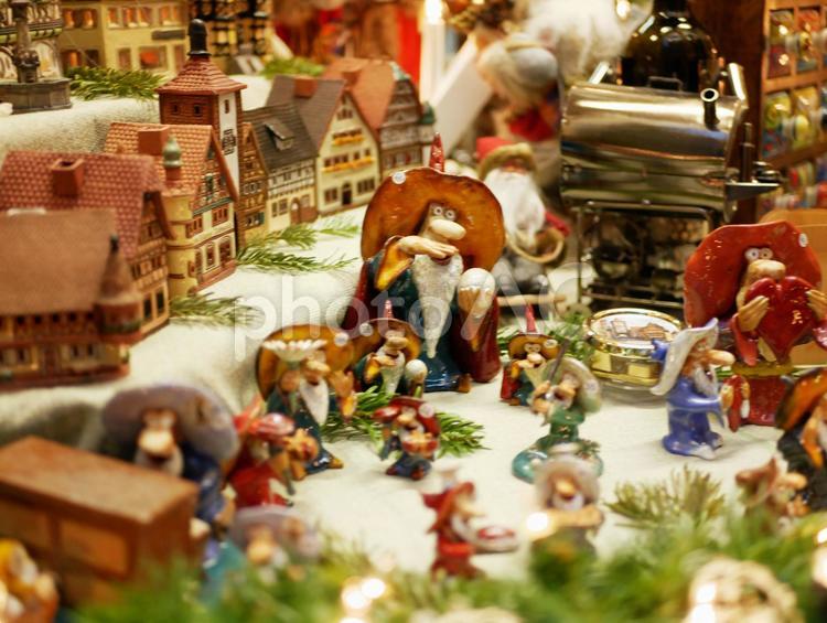 小人たちの置物 小人,クリスマス,メルヘンの写真素材