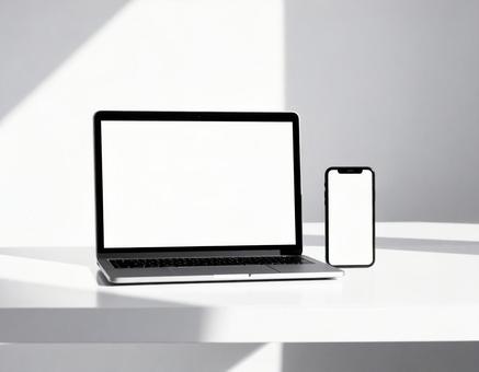 ノートパソコンとスマホのモックアップ ノートパソコンとスマホのモックアップ の写真