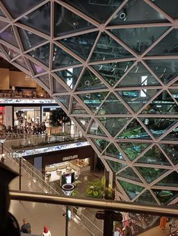 ドバイ空港 ドバイ空港 ドバイ空港,ガラス建築,幾何学デザインの写真素材