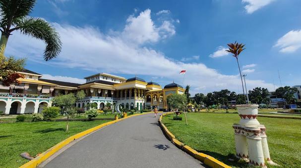 広大な庭園と宮殿 広場,庭園,宮殿の写真素材