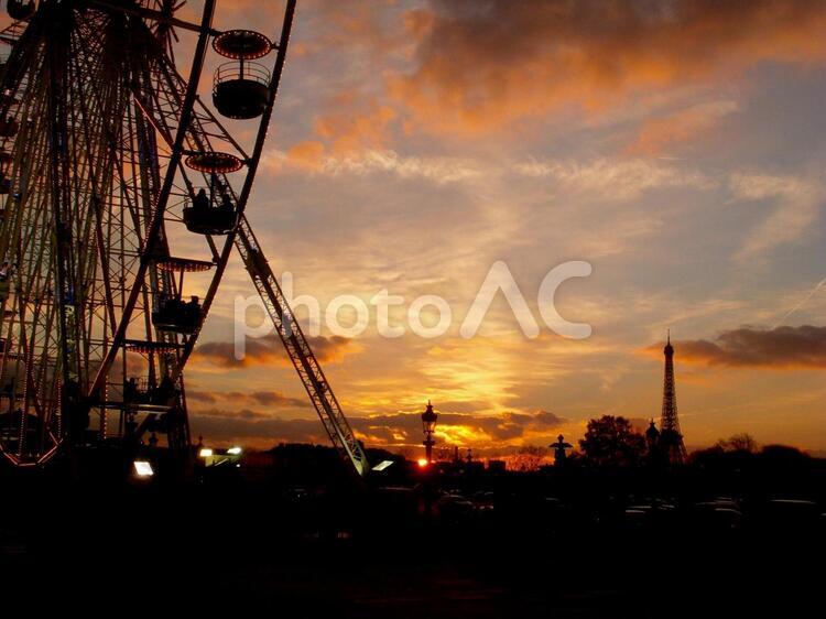 夕暮れと観覧車 夕暮れ,観覧車,遊園地の写真素材