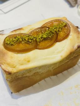 手ごねパンの写真