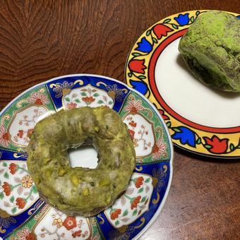 黒ゴマリングドーナツースイーツ 黒ゴマ,リングドーナツ,穴あきドーナツの写真素材